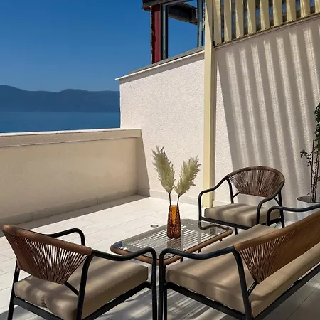 Trea - Aron Rooftop Jacuzzi Apartmán Vlorë