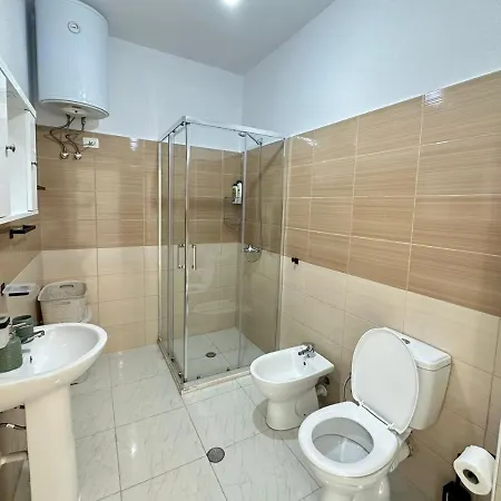 Trea - Roof On Appartement Vlorë