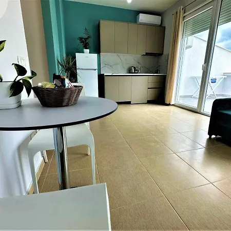 Trea - Roof On Apartment Vlore