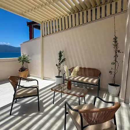 Appartement Trea Aron Rooftop Jacuzzi Apartment *