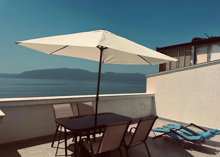 公寓 Trea - Roof On *